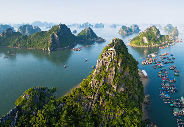 THE BEST TIME TO VISIT HALONG BAY